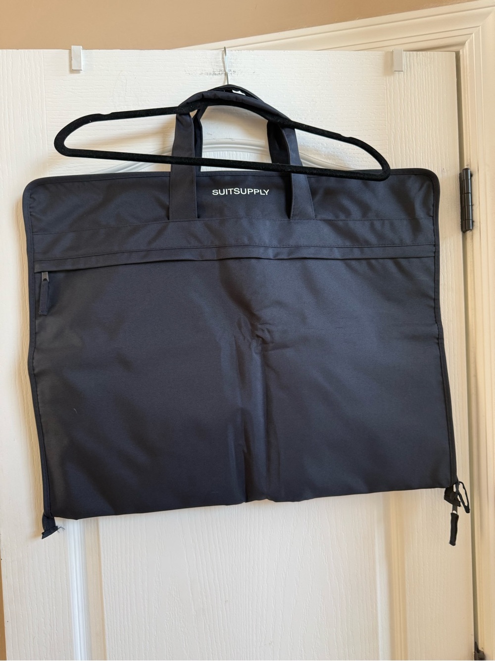 Suitsupply Black Foldable Garment Bag with Carry Handles Travel Business Wedding